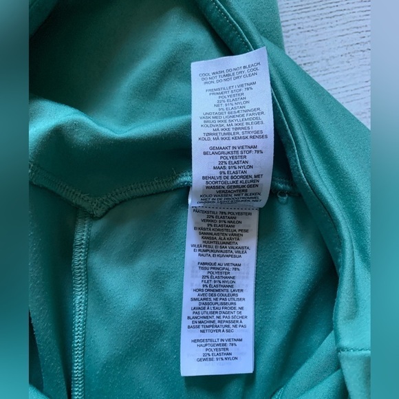 Gymshark Sage Green Leggings with Pockets and Mesh Side Panels in Size S - Picture 12 of 13